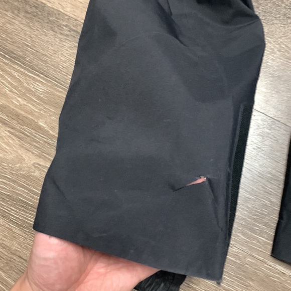 Arc’Teryx Gore-Tex pants - Picture 11 of 16
